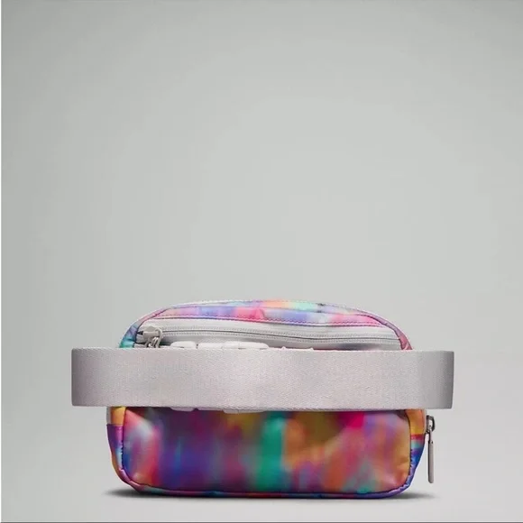Lululemon Everywhere Belt Bag 1L-‎ Prism Wash Print Multi/Vapor